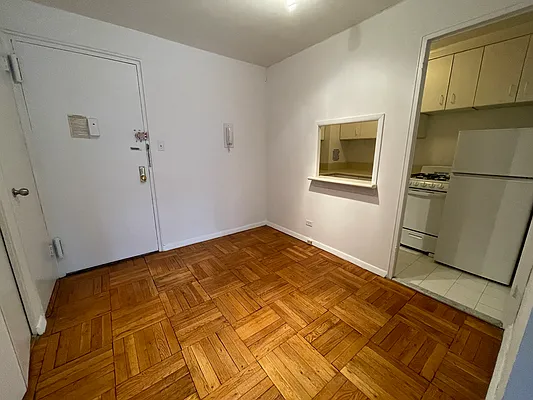 Rented by Bond New York | media 9