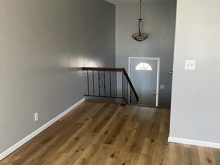 4925 S 98th Avenue Cir — Photo 2