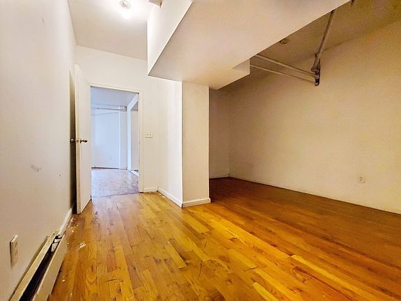 4th image of 262 Gates Ave #Fb