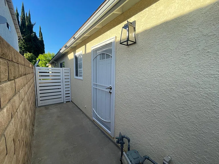 19957 Strathern St — Photo 2