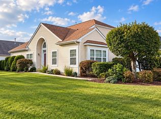 274 Valencia Dr, Monroe Township, NJ 08831