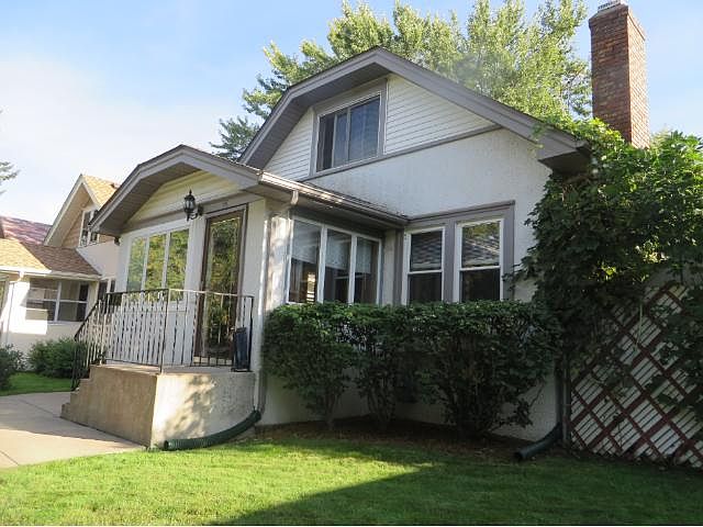 1st image of 916 Cottage Ave E