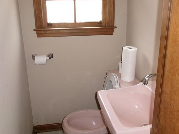 3rd image of 742 Condon Dr