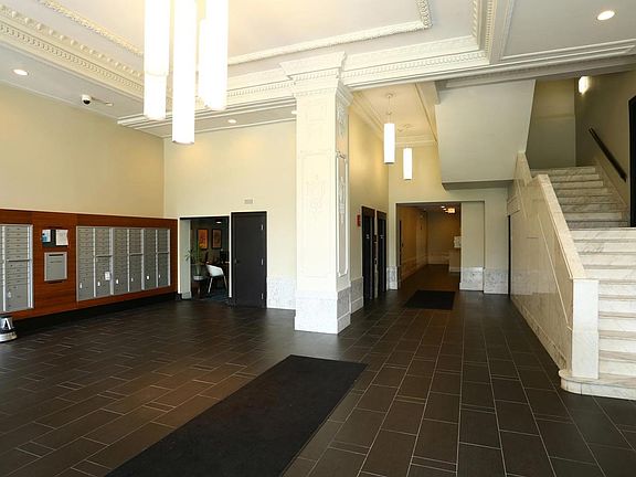 5th image of 4659 S Drexel Blvd APT 618