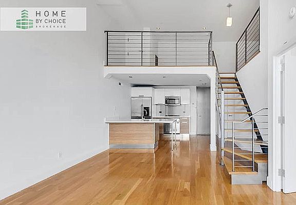 3rd image of 305 McGuinness Blvd APT 4F