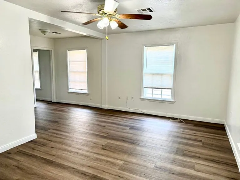 2616 Alexander Ave — Photo 2