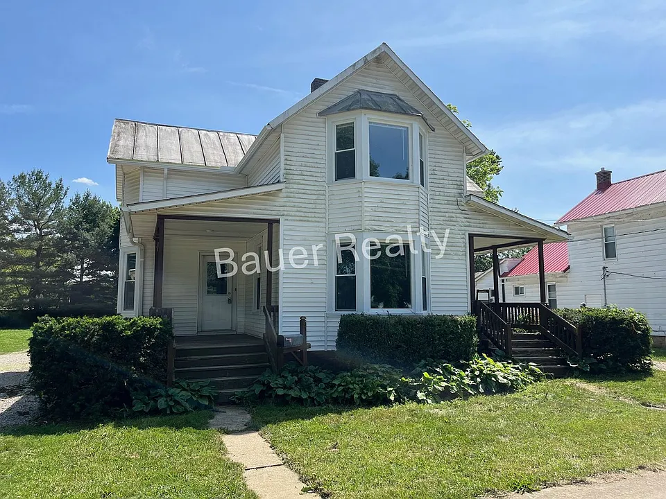 58 E Main St