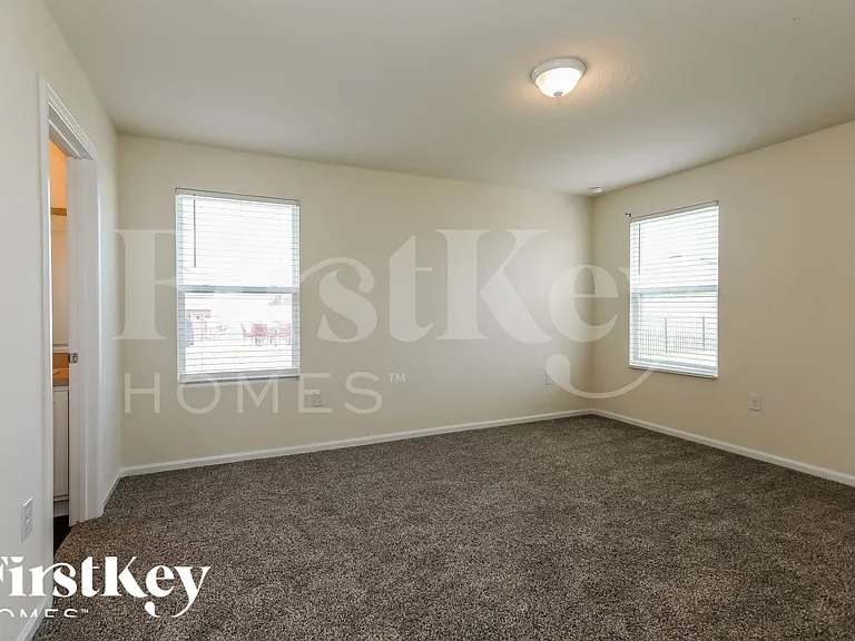 6919 Sandle Dr — Photo 8
