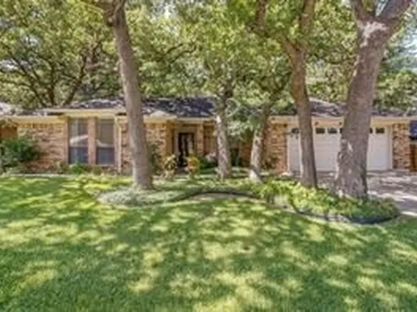 6749 Ridgewood Dr, North Richland Hills, TX 76182