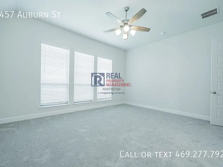 2457 Auburn St — Photo 18