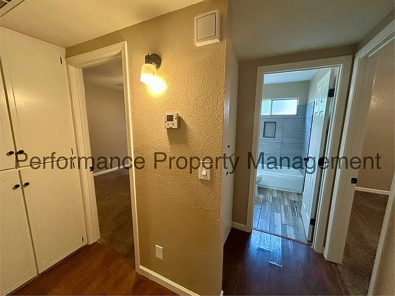 8615 Newgate Ct — Photo 5