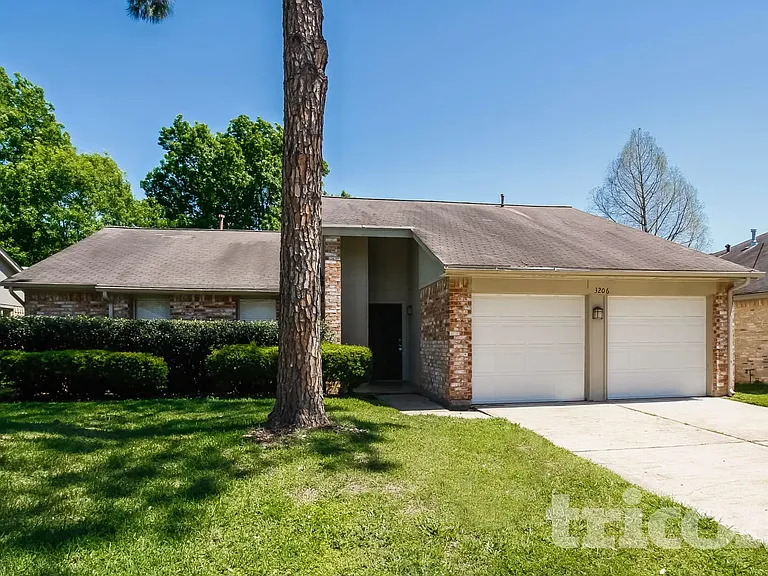 3206 Sedgeborough Dr — Photo 1