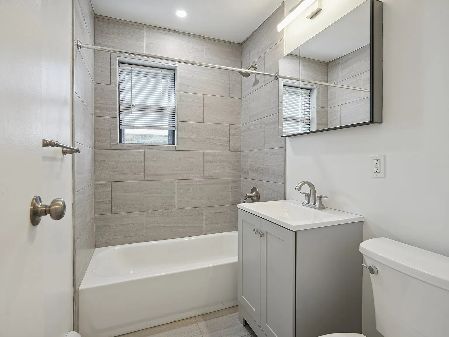 1 bed, $2,000 — Photo 4