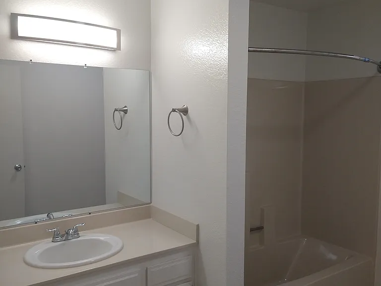 13621 Cerise Ave #5 — Photo 19