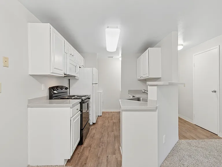 Cascadia Pointe — Photo 8