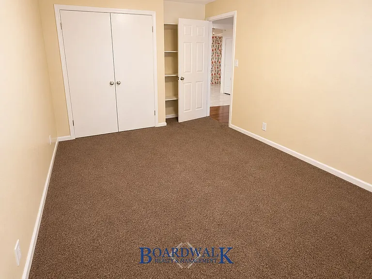 6423 S Westridge St #BASEMENT — Photo 16