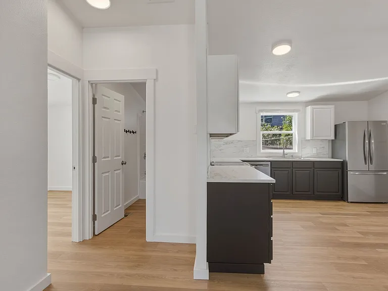 2474 Lemaister Ave — Photo 15