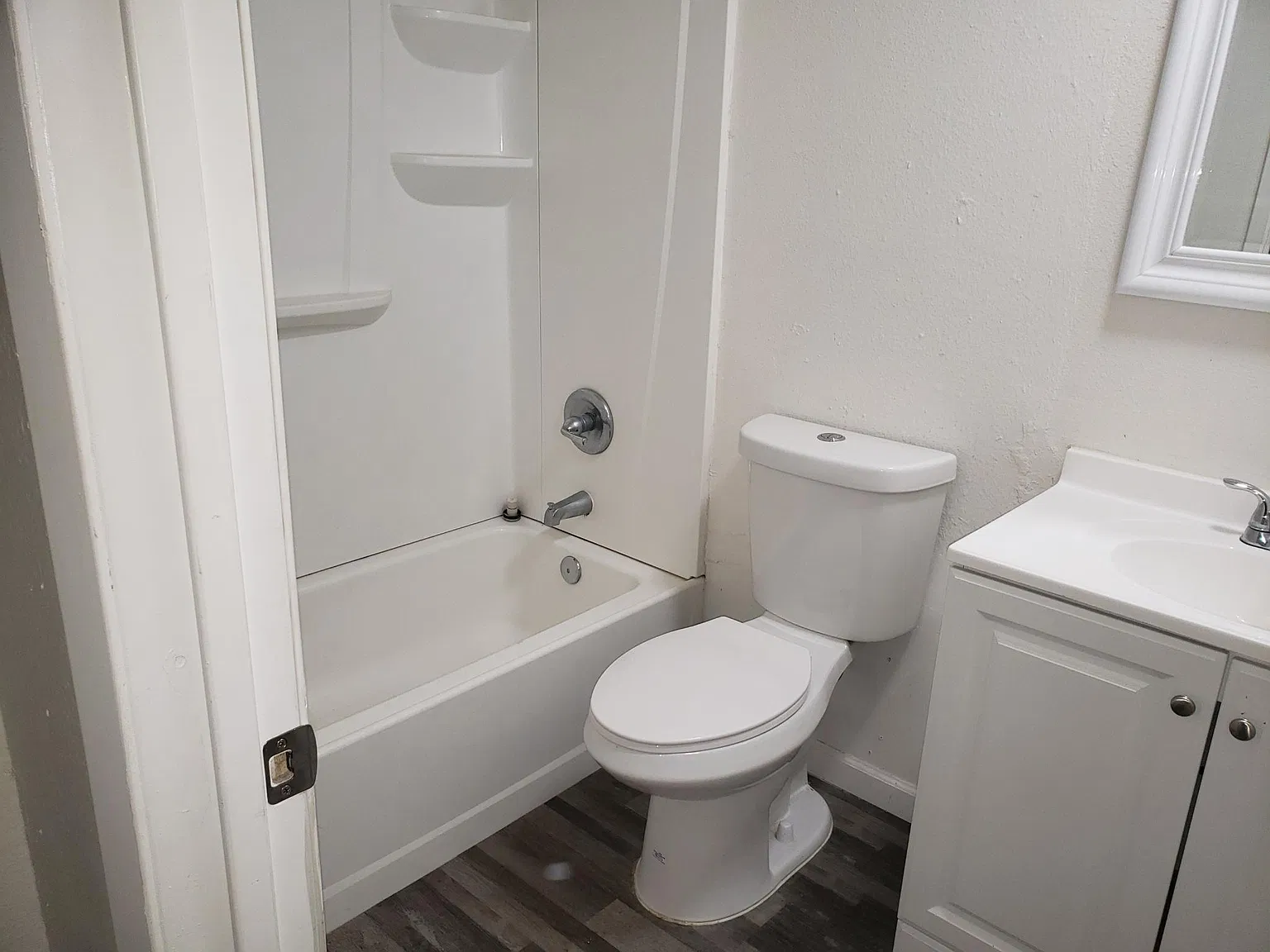 3 bed, 1.5 bath, 900 sqft, $1,250 — Photo 3