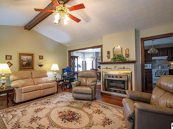 5th image of 1075 Greensburg Rd