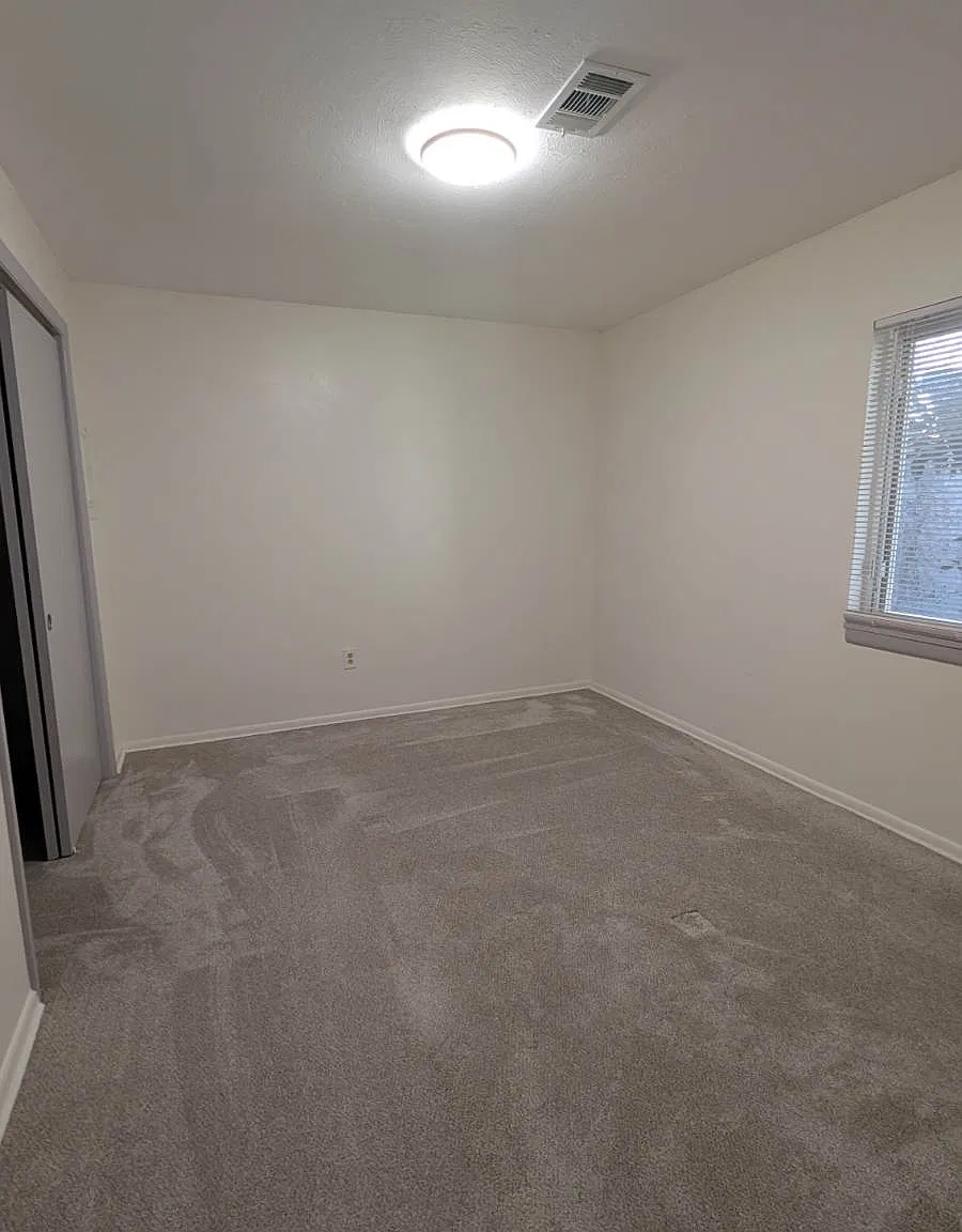 2 bed, 850 sqft, $2,100 — Photo 3