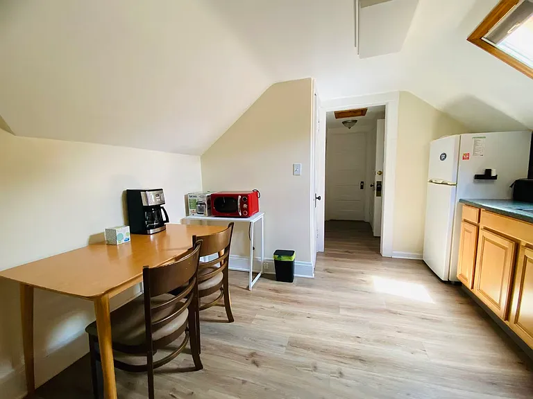 2095 Stillman Rd #3 — Photo 6