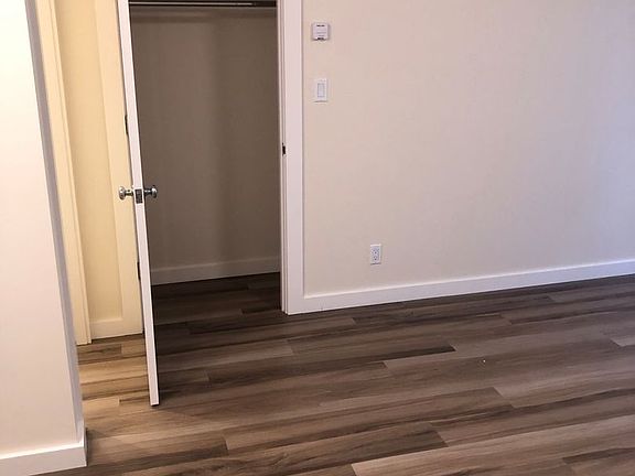 5th image of 2341 Chestnut St #17