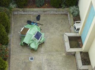 195 N 6th St APT 3F, Brooklyn, NY 11211