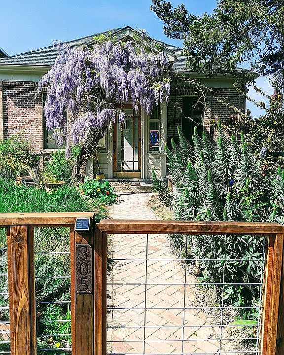 Springtime! Front of house