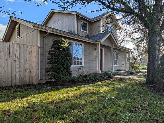 3rd image of 2120 Plentywood Ln
