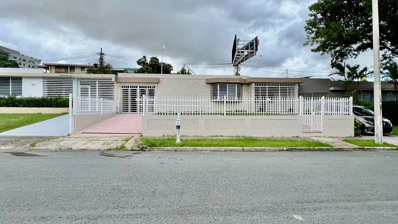 4 bed, 3.0 bath, 2085 sqft, $2,200 — Photo 2