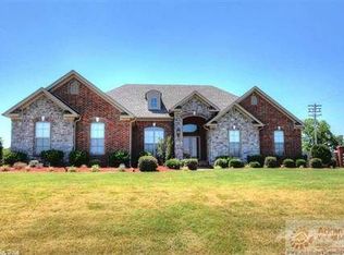 2 Palamino Dr, Vilonia, AR 72173