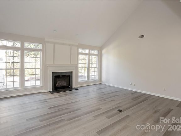 4th image of 1116 Alyssum Ln