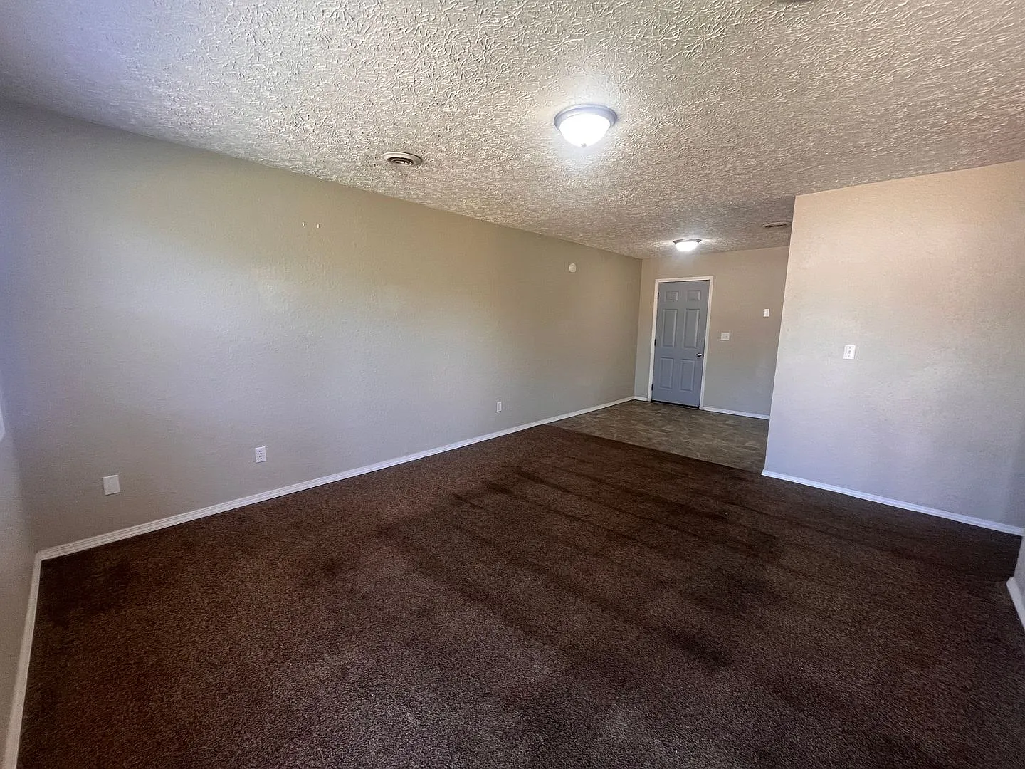 15525 Tampa — Photo 2