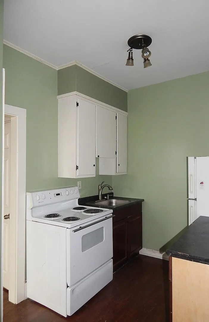 78 Essex Street — Photo 1
