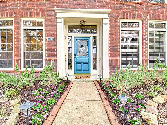 2nd image of 2115 Amber Glen Ln