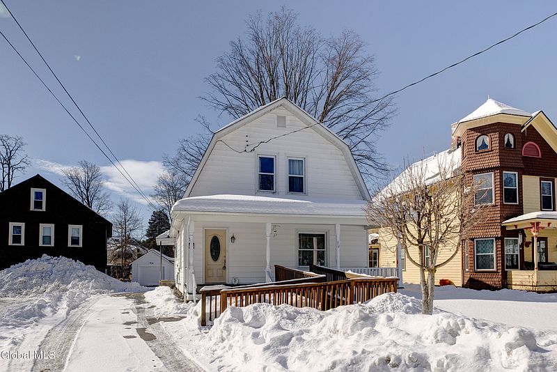 4th image of 9 Stewart Avenue