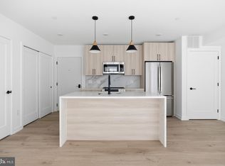 208 Vine St #2E, Philadelphia, PA 19106
