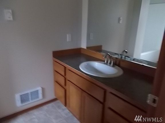 5th image of 19121 94th Dr NW