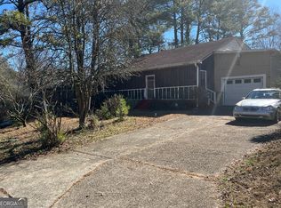955 Bimini Ln, Forest Park, GA