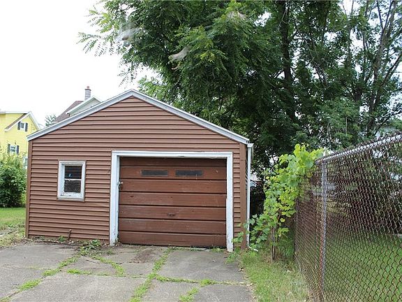 2nd image of 117 Swan St