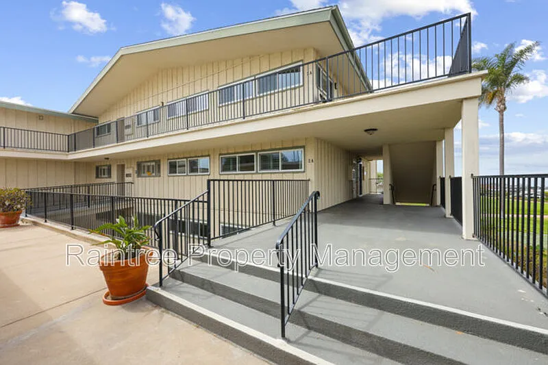 2 bed, 2.0 bath, 1200 sqft, $4,200 — Photo 2