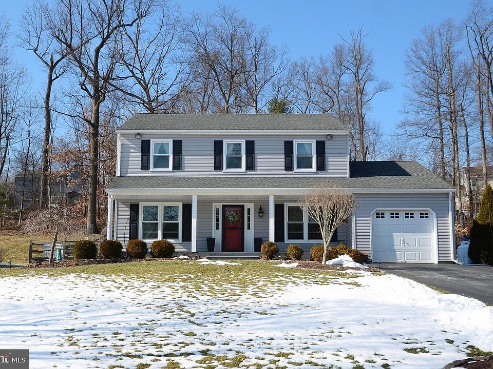 1st image of 26 Boulder Dr