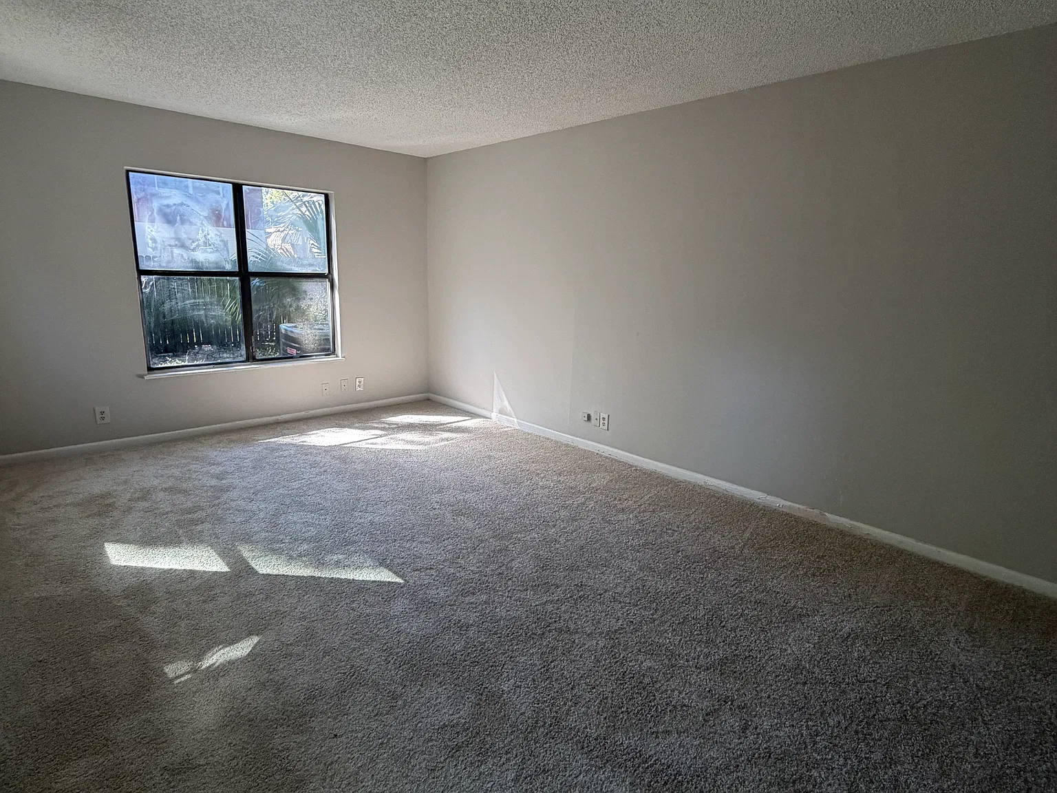2 bed, 1104 sqft, $1,600 — Photo 4