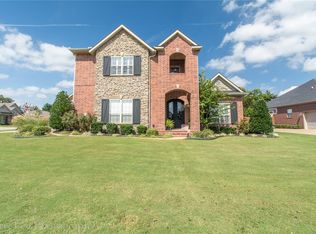 5602 Sombreado Rd, Fayetteville, AR 72703