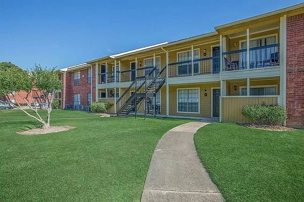 Riverwalk Apartment Homes — Photo 27