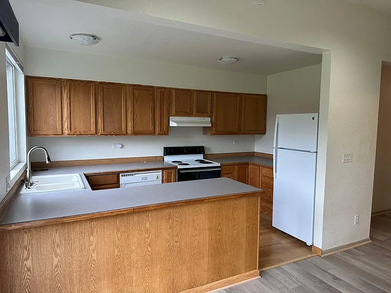 12207 Avondale Rd NE — Photo 10