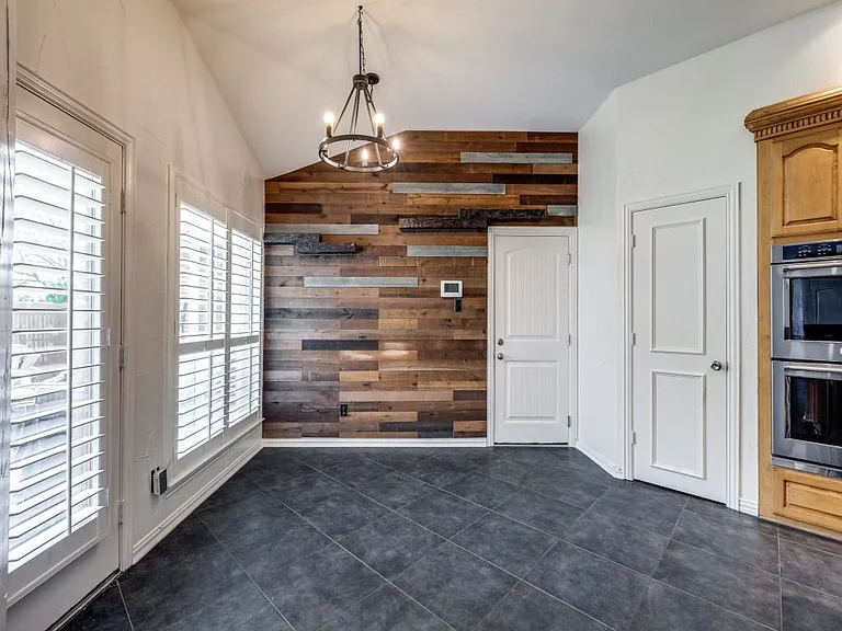 4684 Old Pond Dr — Photo 9