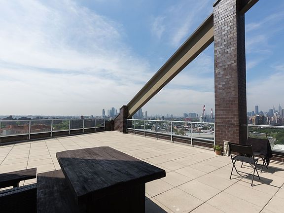 2nd image of 1124 31st Ave APT 17C