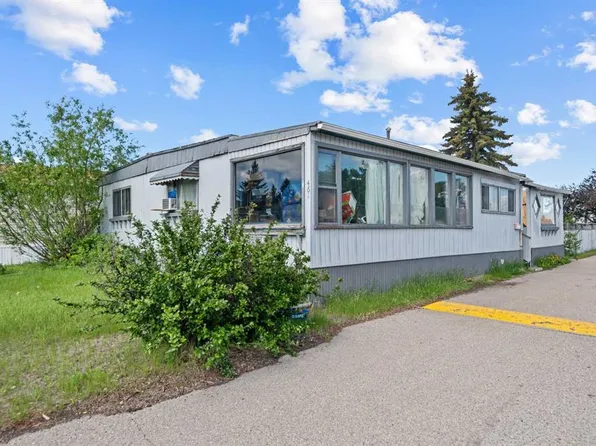 3223 83rd St NW #461, Calgary, AB T3B 5N1