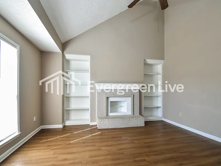 6894 Snyder Rd — Photo 3